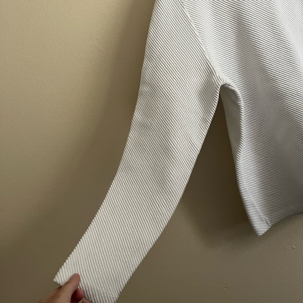 Zara White Textured Sweater - Picture 4 of 4